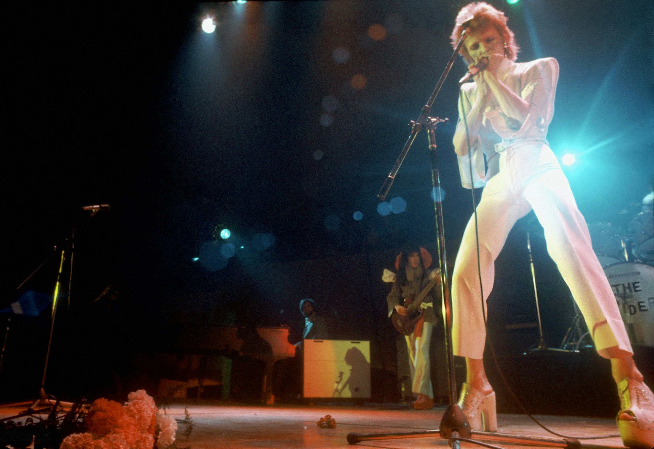 Ziggy Stardust–era David Bowie and guitarist Mick Ronson in Los Angeles, 1973. Photo via Michael Ochs Archives/Getty Images.